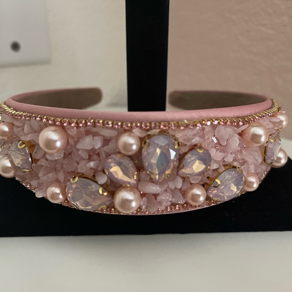 Accessories - Jeweled headband in Pink.